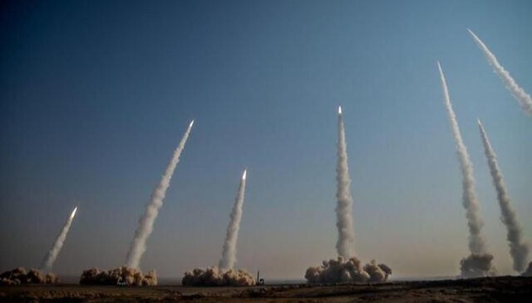 Iran tuyên bố sẽ san bằng Tel Aviv nếu bị Israel tấn công